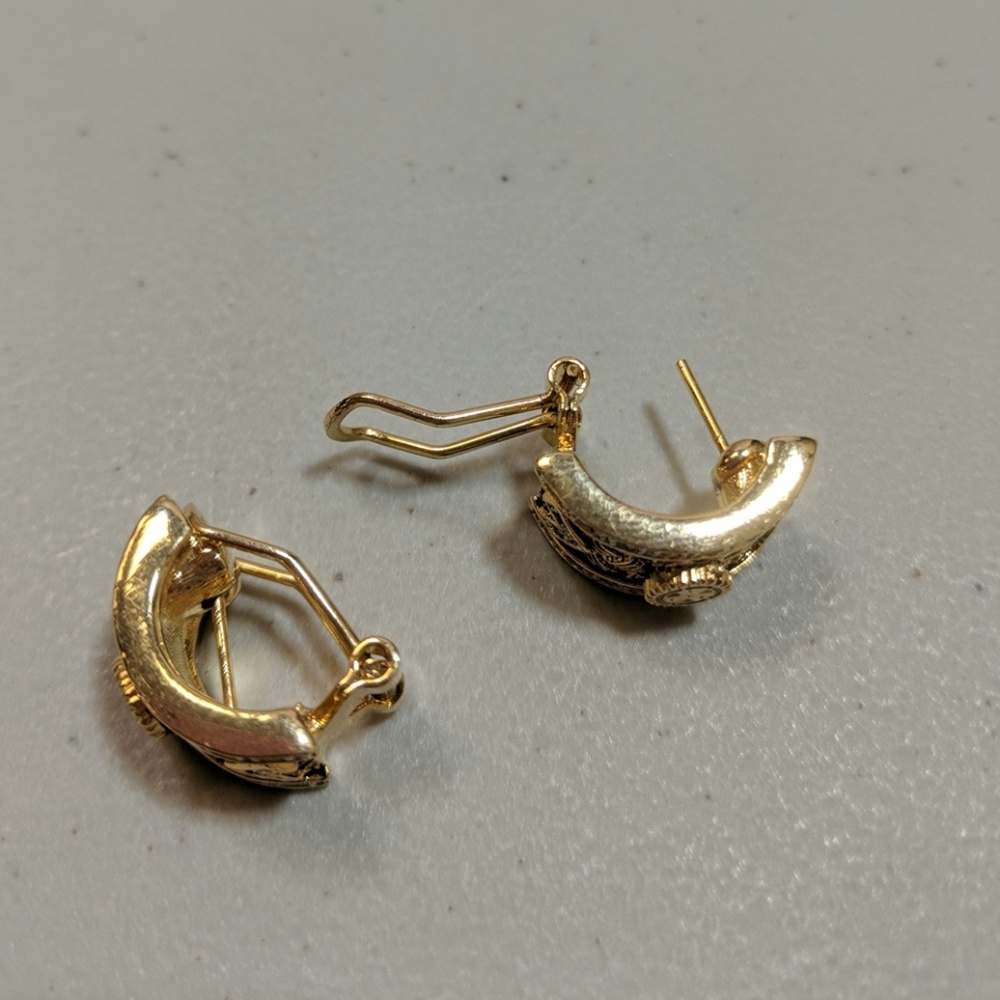 Unique Rhinestone Paved Intricate Gold Earring - Picture 4 of 5